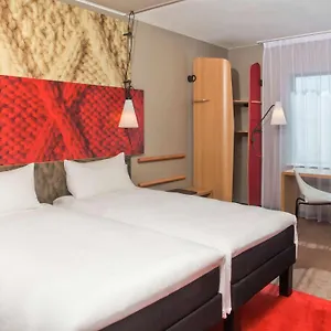 3* מלון Ibis Centrum