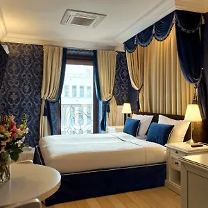 Sleepwalker Boutique Hotel